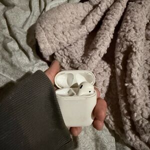 Authentic Apple AirPods (RIGHT SIDE ONLY) + Charging Case